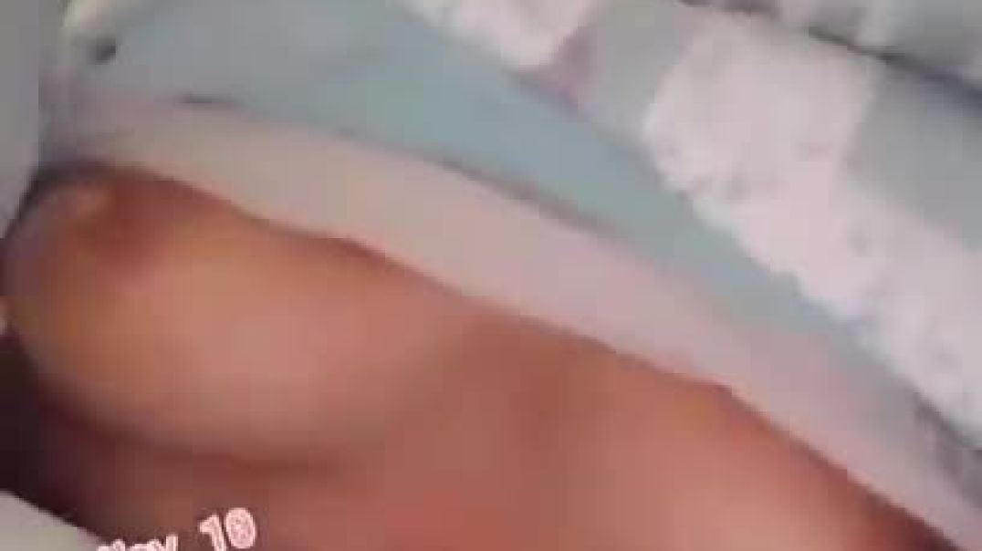 ⁣2k small tits show off