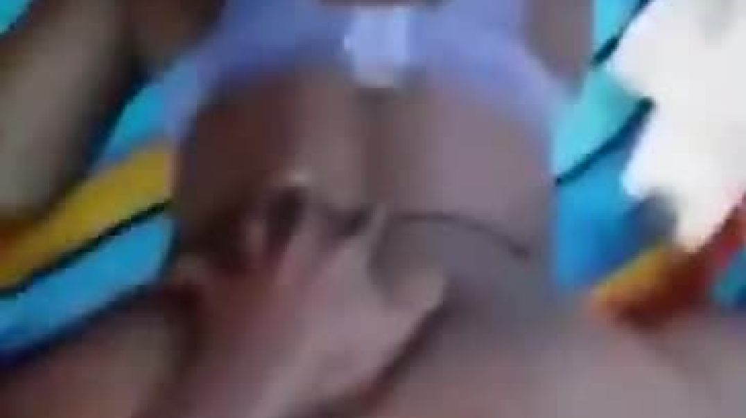 ⁣Fucking my gf in doggy at Sunnyside