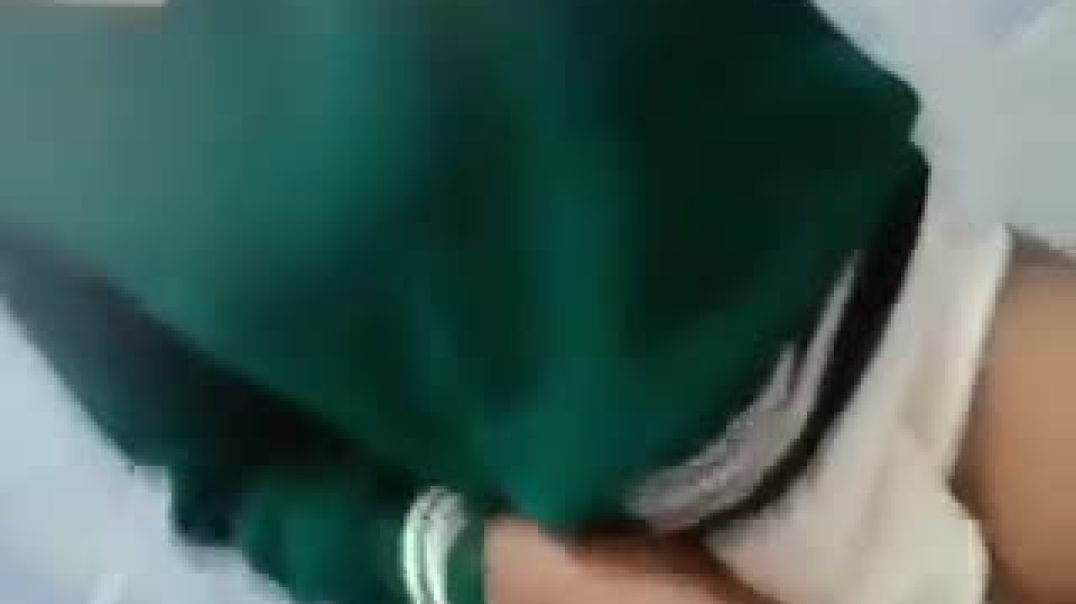 Horny_School_Girl