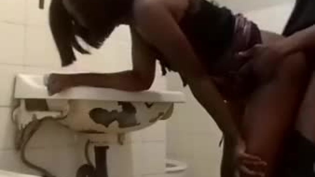 Kadee007 and horny lesbian in the bathroom Pt1