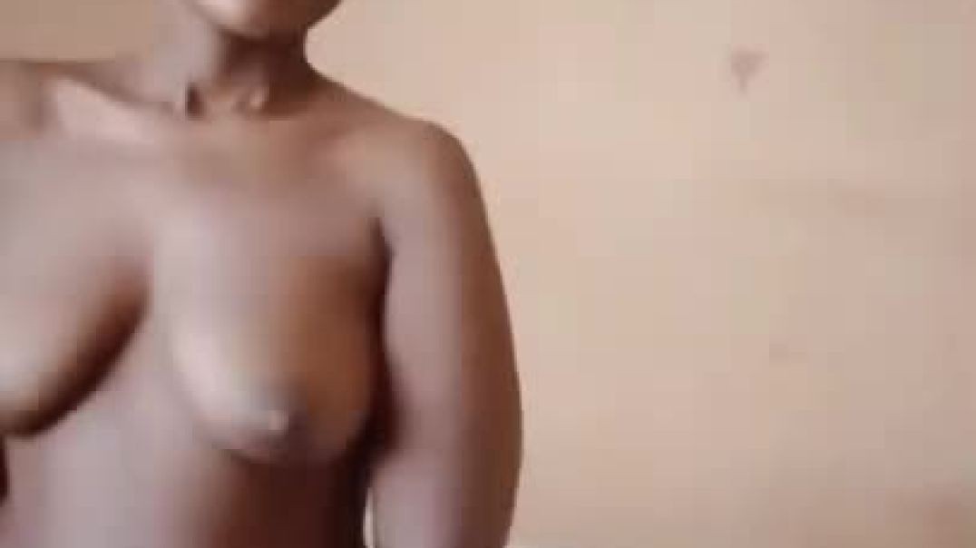 ⁣Girl Dancing Topless to Music Pt2