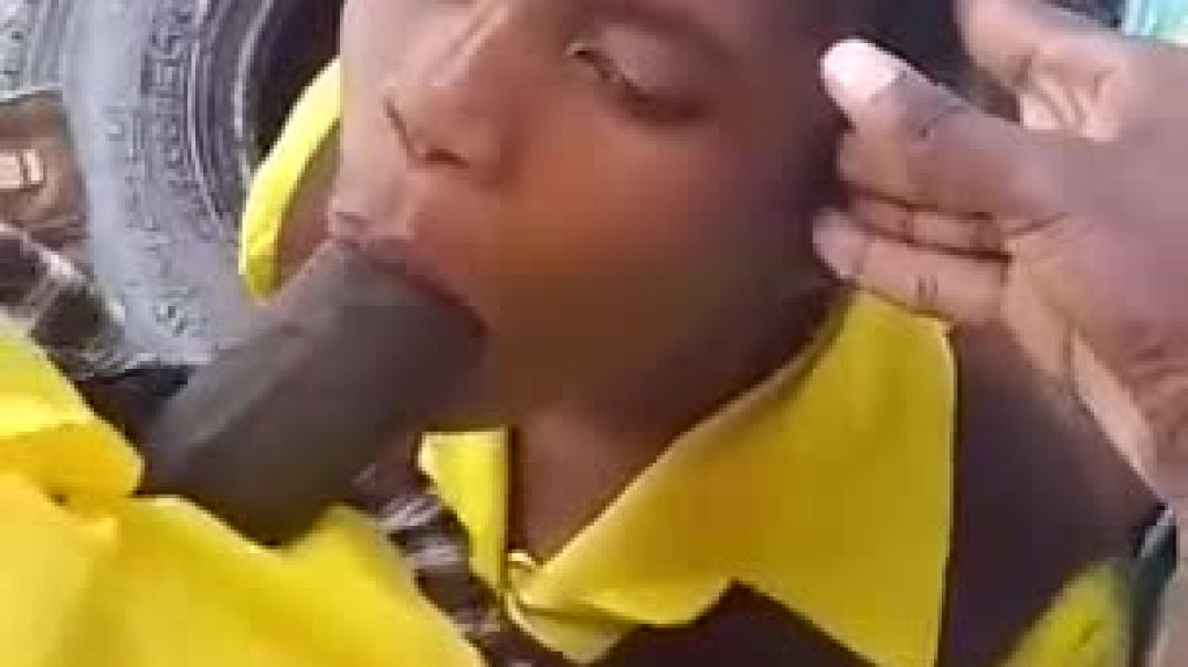 School teen sucking dick in school uniform