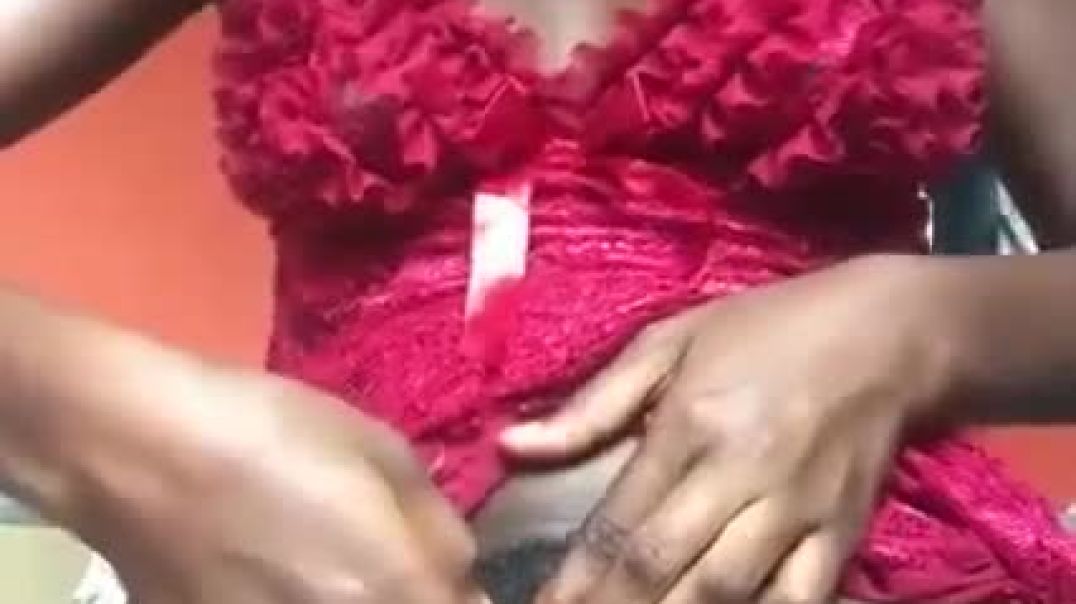 mzansi young teen rubbing her small clit
