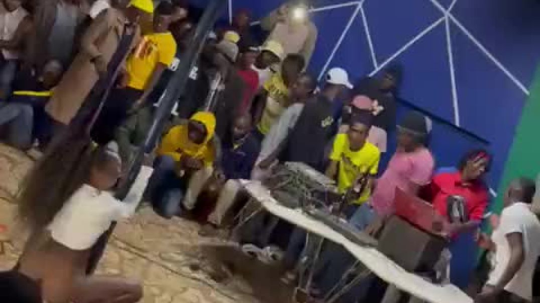 ⁣Ekasi tarven stripper