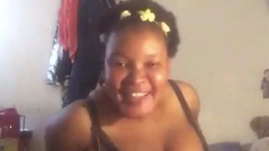 ⁣Malawi woman open pussy
