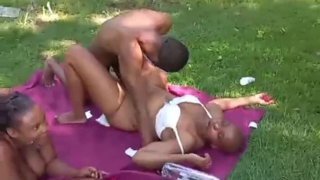 ⁣Lilpuddingbowls and Friend Outdoor Gangbang Part 2