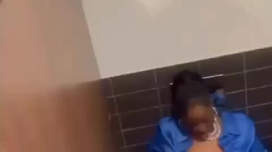 ⁣Getting Penetrated in toilet
