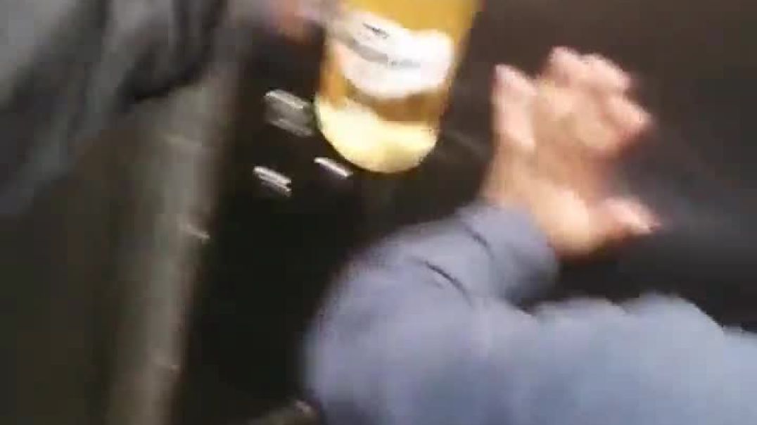 Siya entertainer fucks a bitch in a elevator