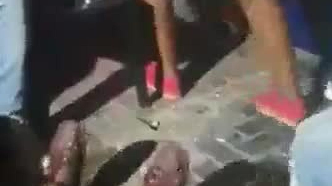 ⁣Guy eats Pussy on the tarven dance floor