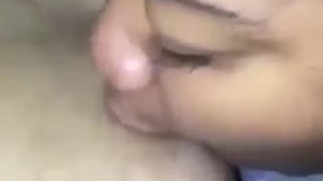Another teen lickin' pussy