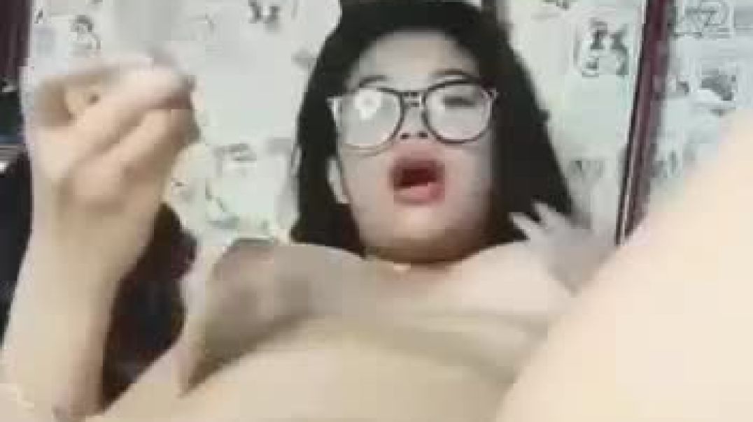 ⁣playing with her toy