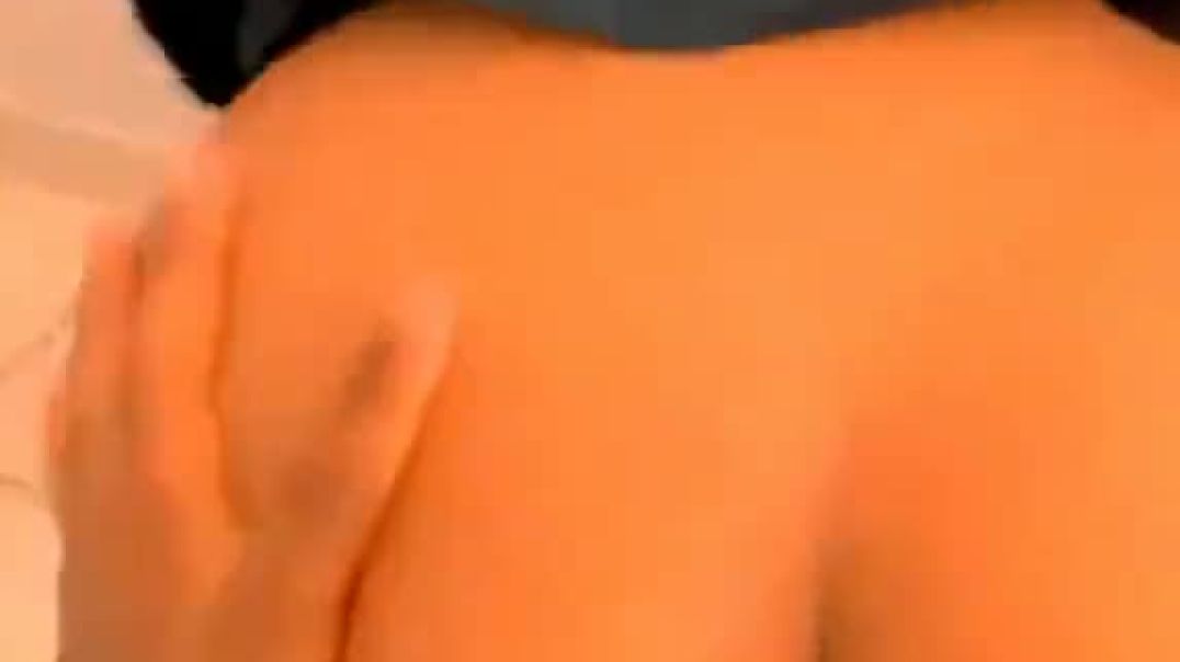 2K girl twerking at school with no panties