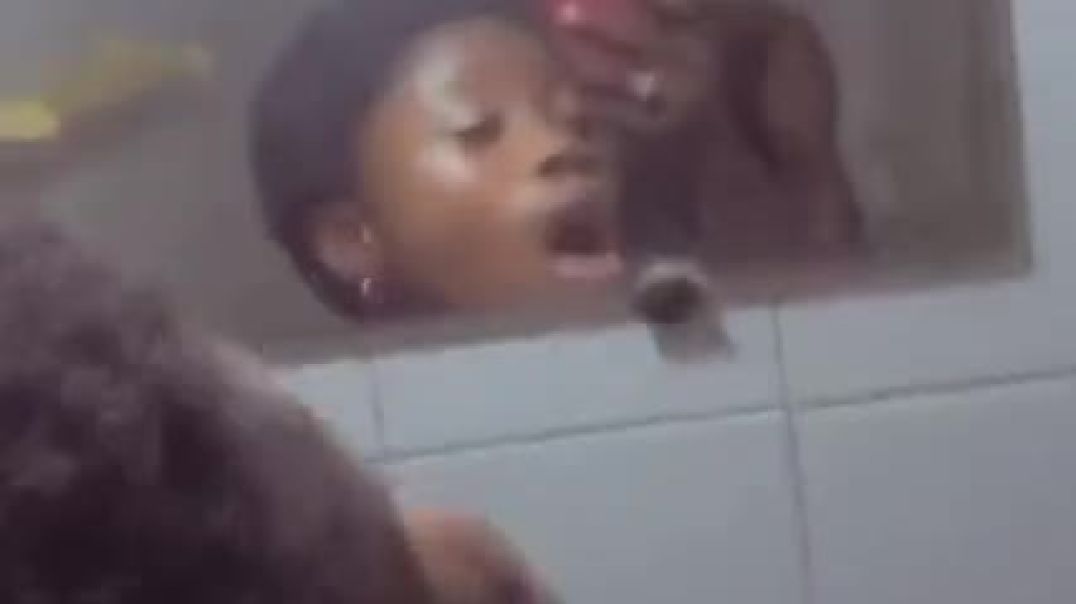 ⁣1st year college Student sex in the toilet