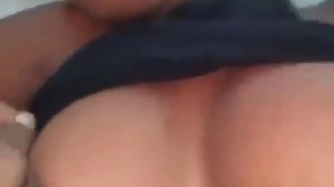 ⁣Her Pussy Is Very Tight!!