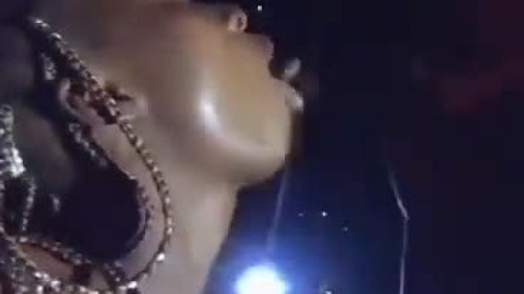 ⁣Venda Blow Job In Public!!