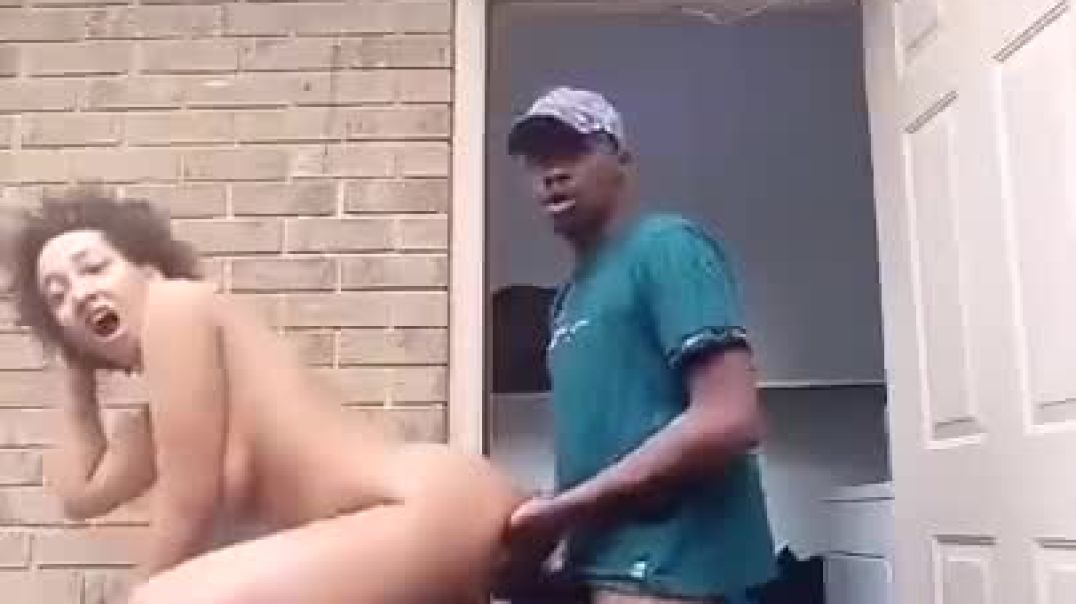 Fucking her at laundry
