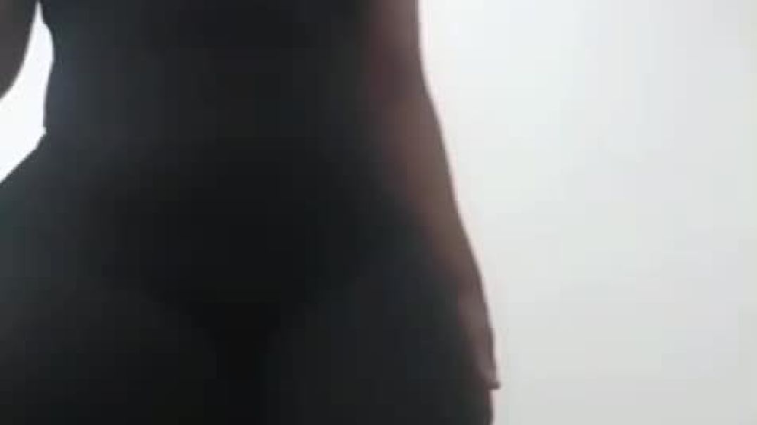 ⁣Married women pussy 4