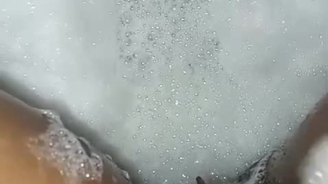 Teen shaving the pussy P2