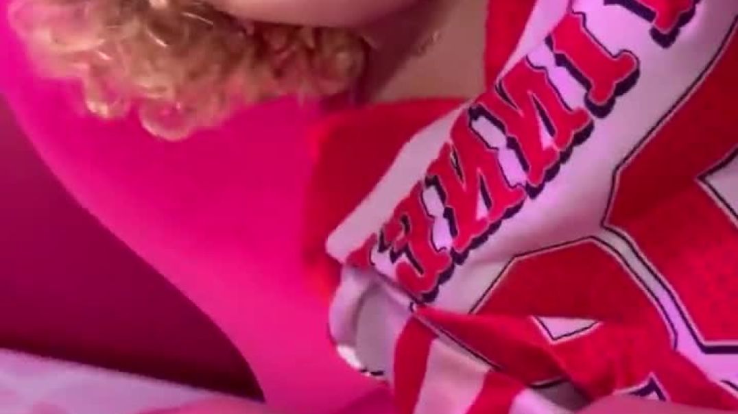 ⁣Light skin Teen Enjoys playing with Herself