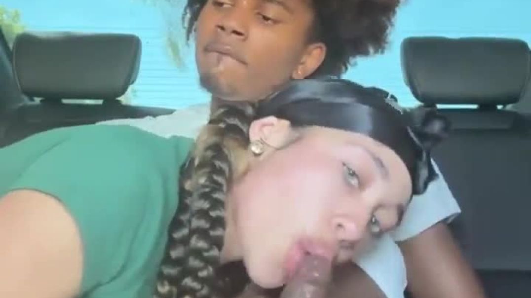 Lightskin teen loves Car Sex