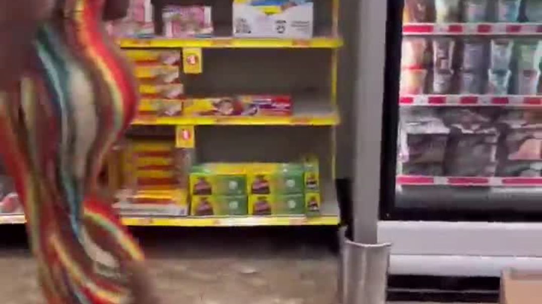 ⁣Crazy Couple Fucking inside the mall