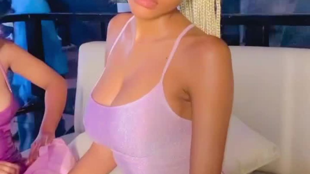 ⁣2k slut