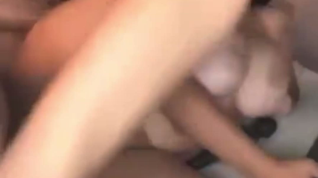 ⁣Wet strokes
