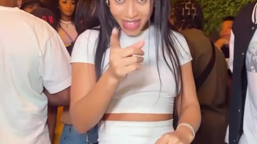 ⁣Slay Queen dancing
