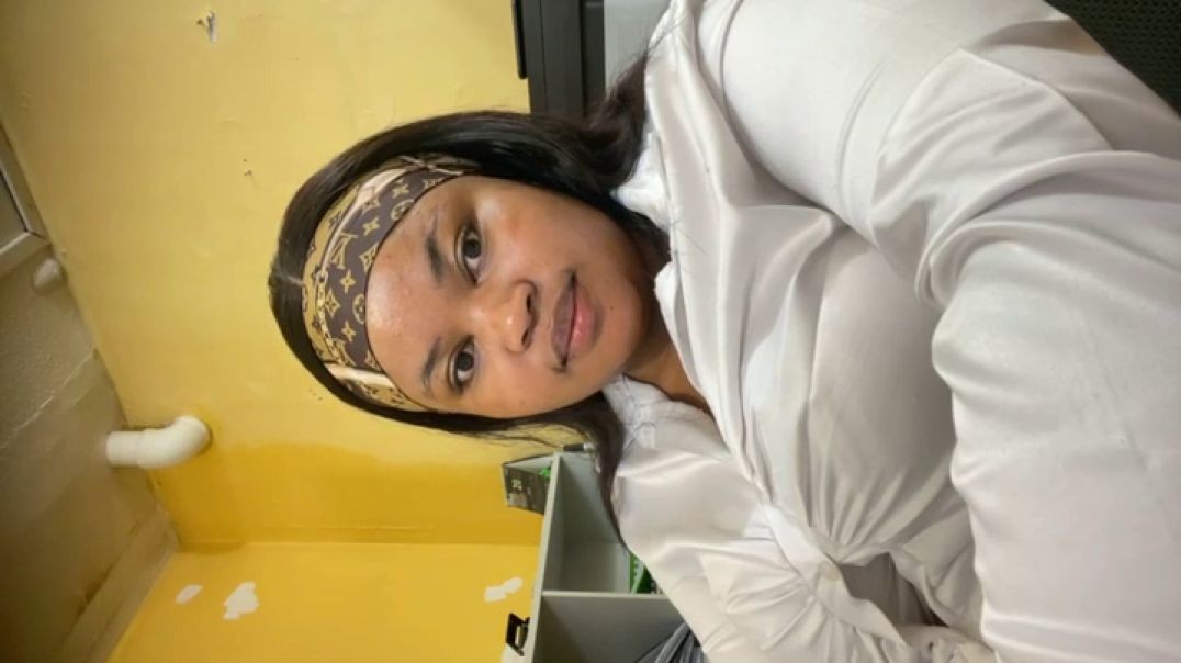 ⁣Yellowbone Sina Masturbates at Work