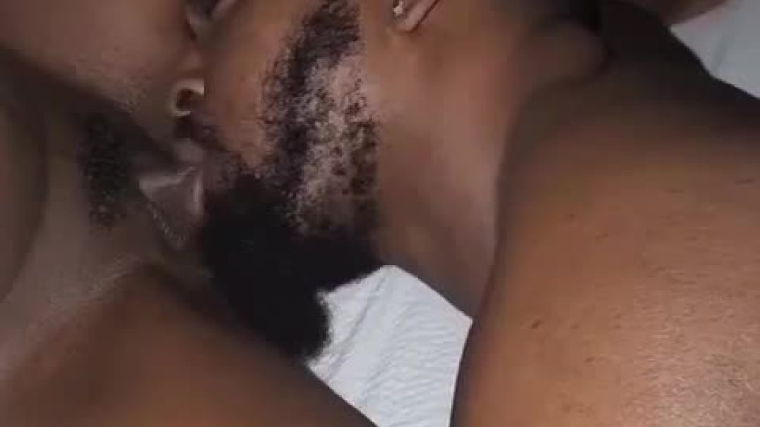 ⁣Sucking pussy