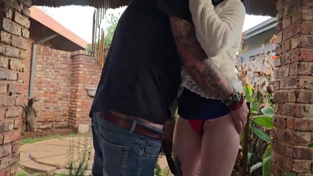 ⁣My Friend Sharing His Wife for a Quick Outdoor Fuck Sharing Cum in Her Pussy