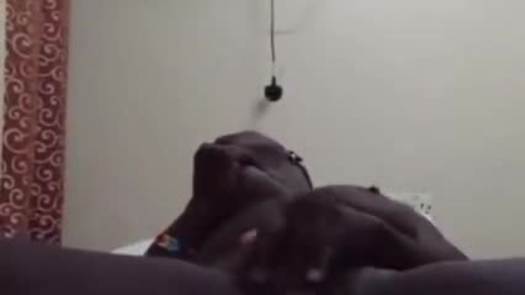 ⁣Dark chocolate rubbing