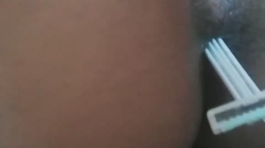 ⁣(Dbn) Phoenix Indian put shaving blade inside her bum hole p2
