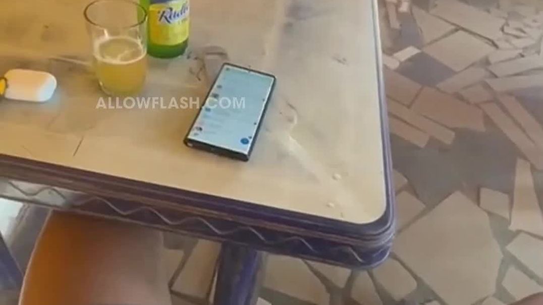 ⁣Calling teen waitress while dick is out