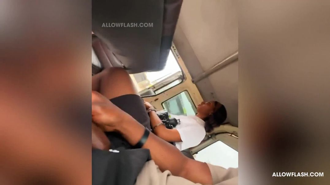 ⁣Horny Lady kept looking at Dick