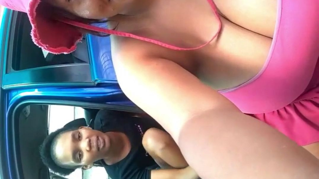 ⁣A Pedi bitch called Minnie  her fat friend