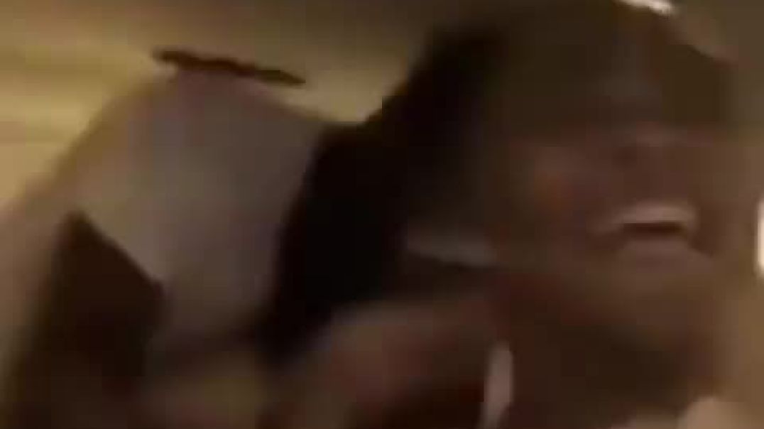 ⁣Fucking at the backseat while driving